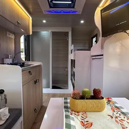 Karavan Tosbik Camping *