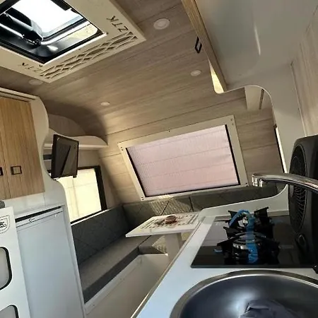 Karavan Tosbik Campingplatz *